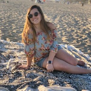 Meet your Posher, Alyssa